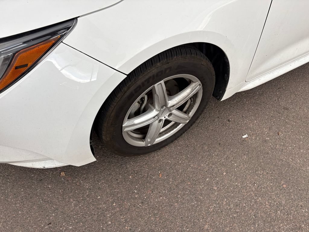 Used 2021 Toyota Corolla LE FWD image 11
