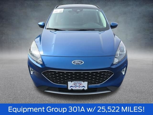Certified 2022 Ford Escape SEL w/ Technology Package AWD/4WD image 2