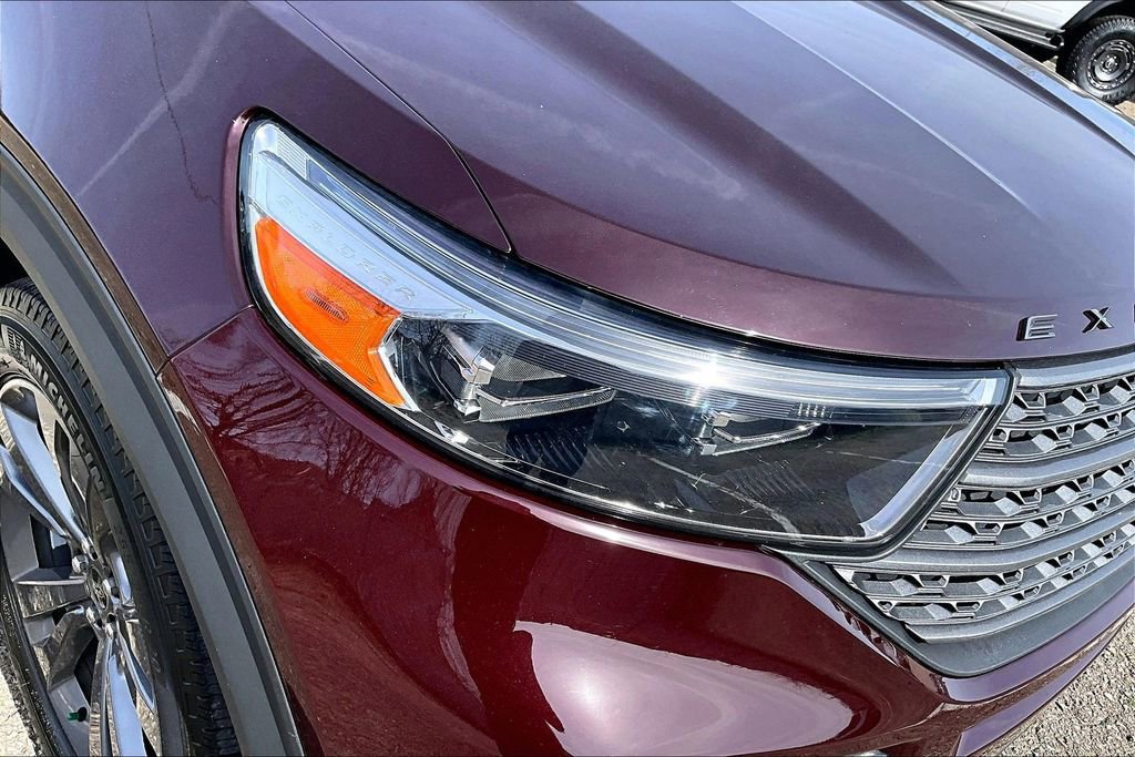 Certified 2022 Ford Explorer XLT w/ Equipment Group 202A AWD/4WD image 30