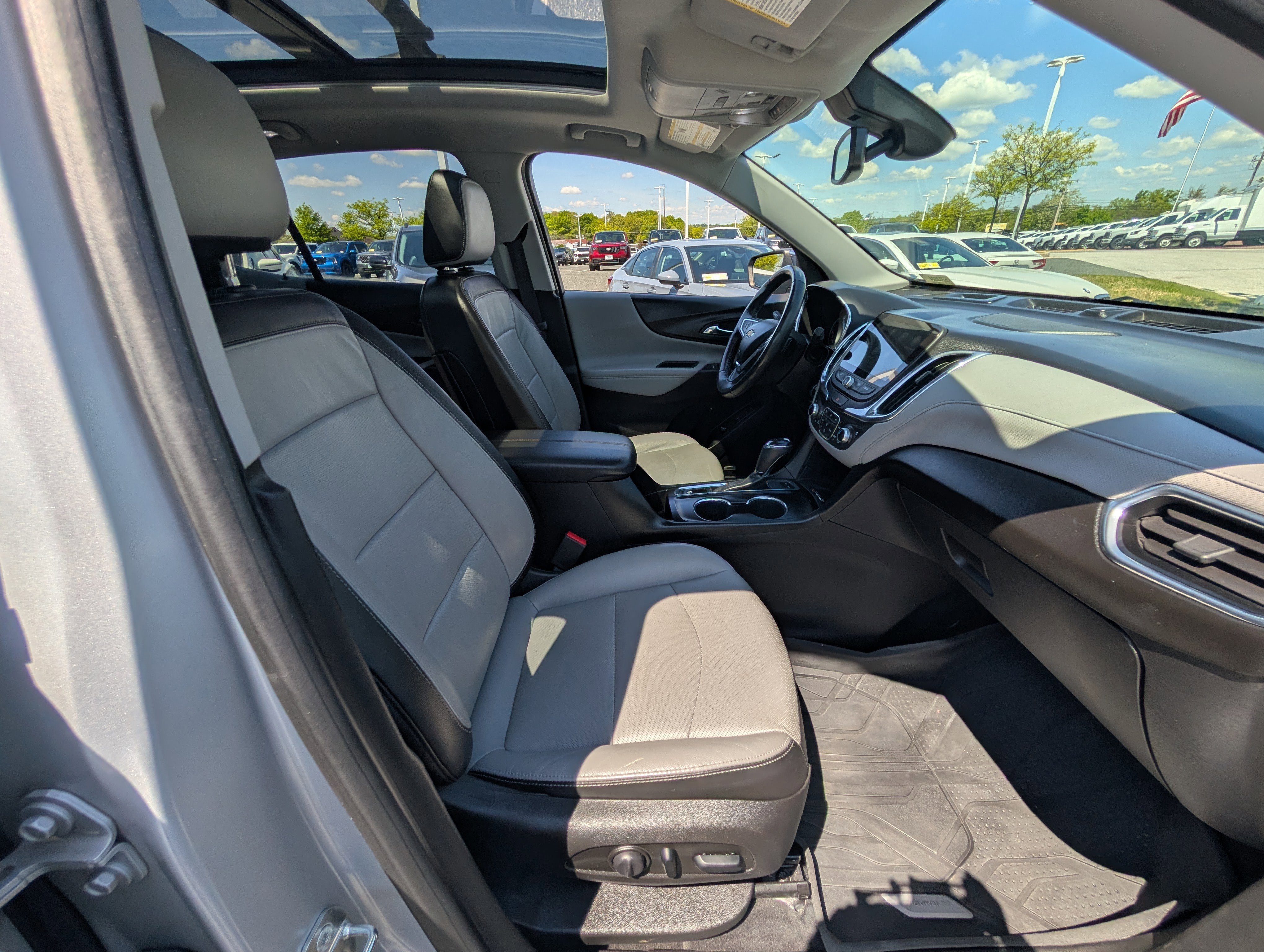 Used 2019 Chevrolet Equinox Premier AWD/4WD image 10