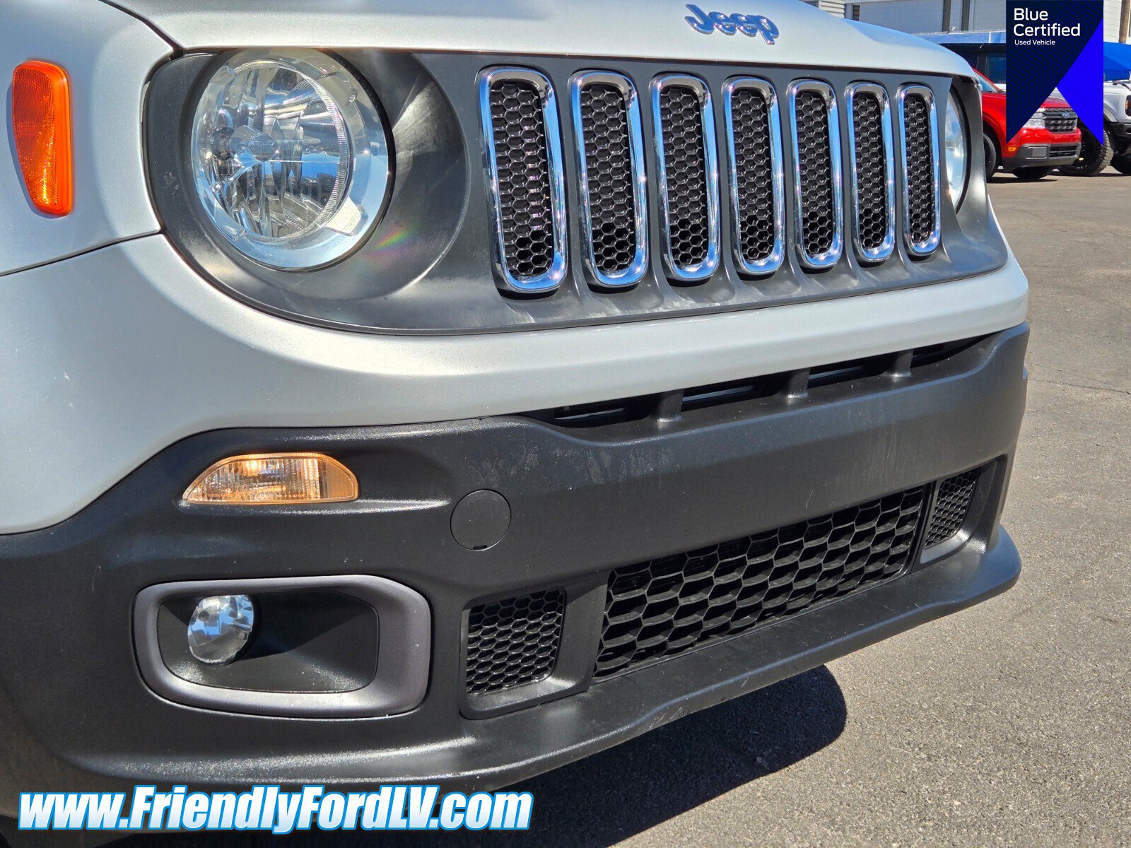 Used 2017 Jeep Renegade Latitude AWD/4WD image 2