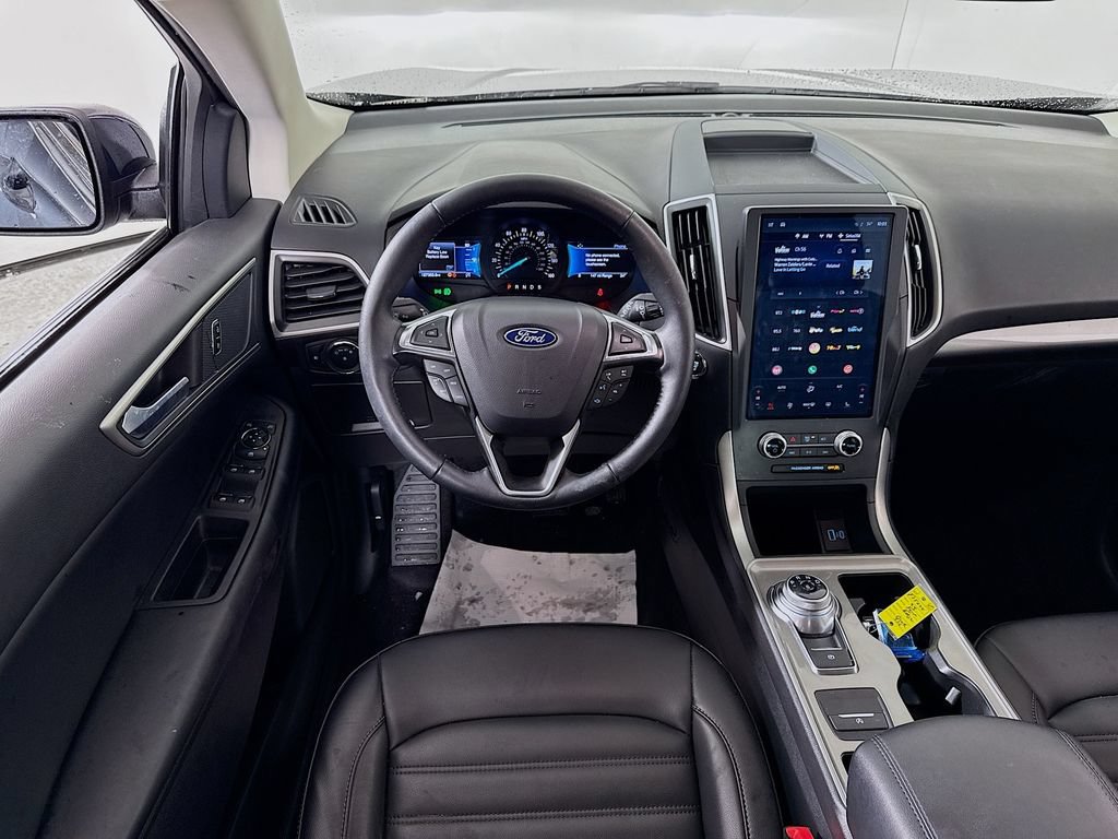Certified 2024 Ford Edge SEL w/ Convenience Package AWD/4WD image 3