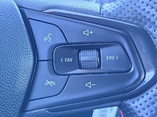 Used 2024 Chevrolet Trax RS FWD image 9