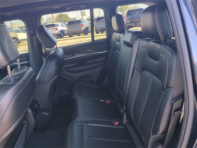 Used 2024 Jeep Grand Cherokee Limited image 14