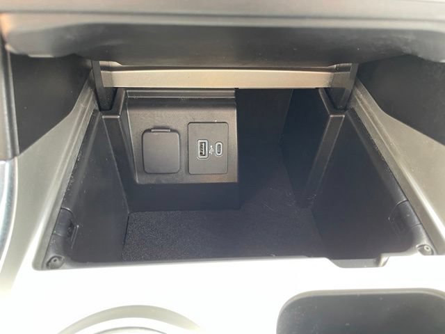 Certified 2021 Ford Explorer XLT w/ Equipment Group 202A AWD/4WD image 32
