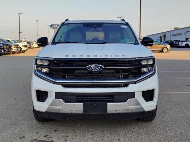 Certified 2025 Ford Expedition Max Platinum w/ Driver's Package AWD/4WD image 7