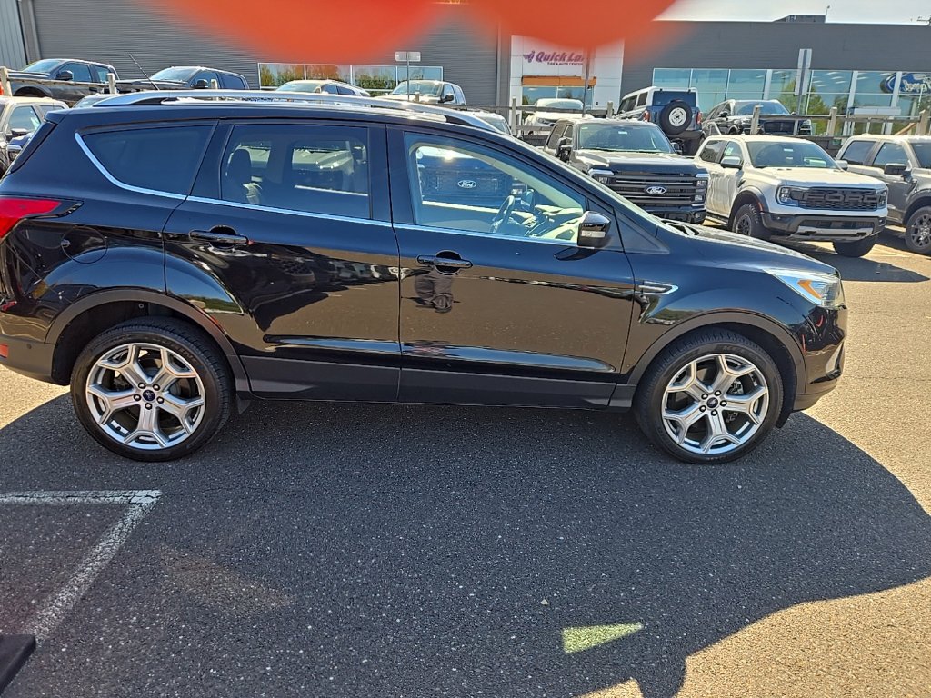 Certified 2019 Ford Escape Titanium AWD/4WD image 4