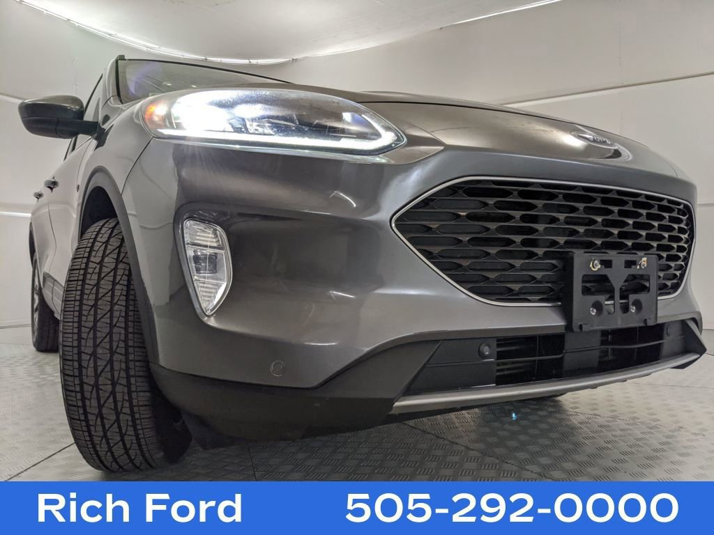 Certified 2022 Ford Escape Titanium w/ Class II Trailer Tow Package image 30