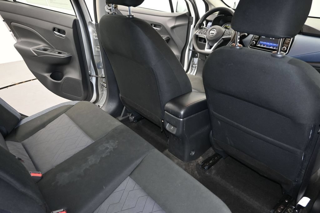 Used 2025 Nissan Versa SV FWD image 12