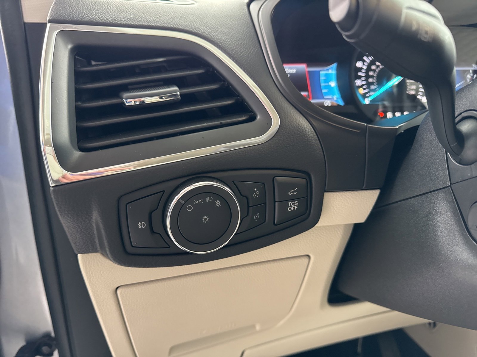 Certified 2024 Ford Edge Titanium w/ Titanium Elite Package image 26