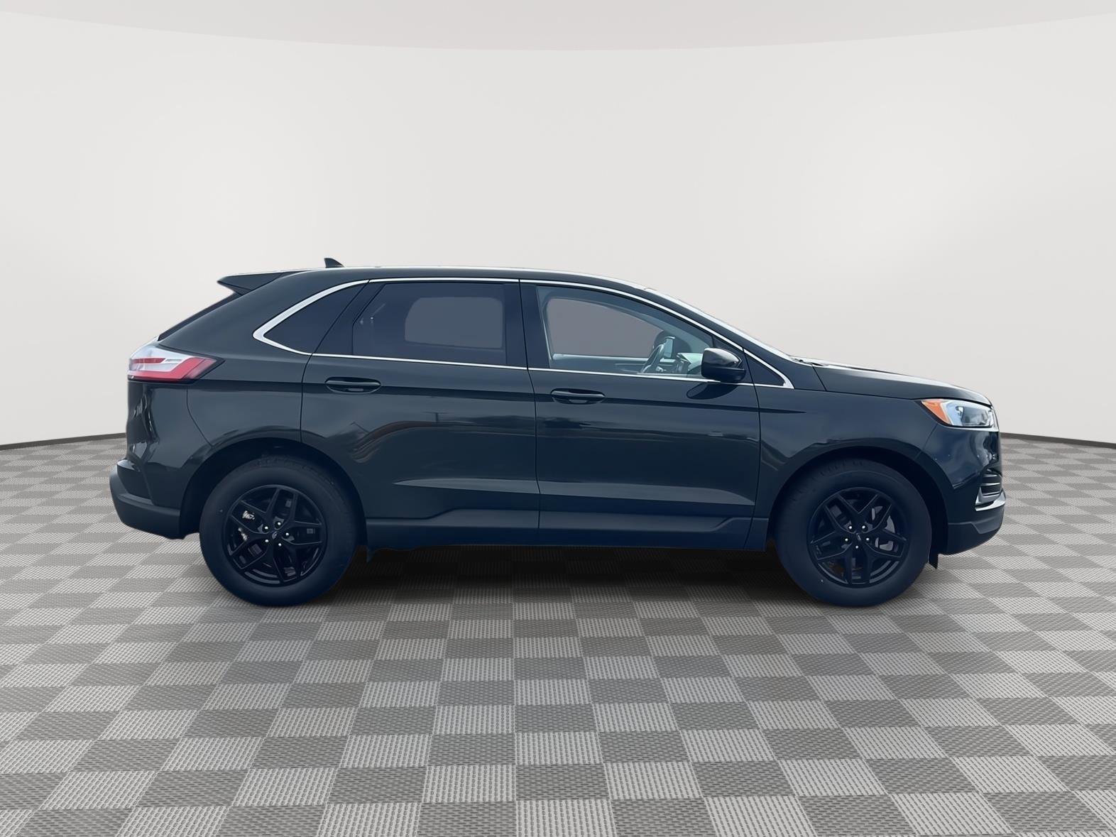 Certified 2024 Ford Edge SEL w/ Convenience Package image 6