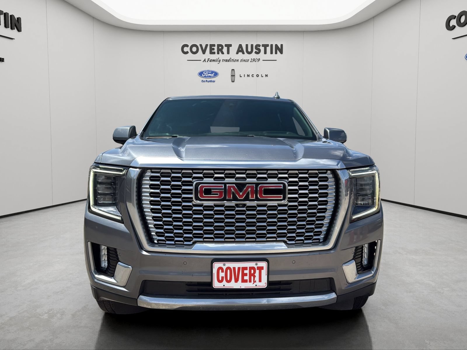 Used 2021 GMC Yukon Denali w/ Denali Premium Package AWD/4WD image 8