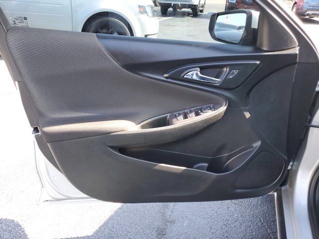 Used 2021 Chevrolet Malibu RS image 15