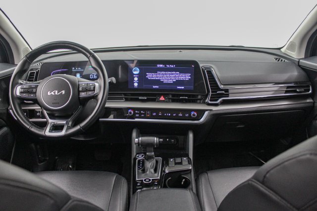Used 2025 Kia Sportage EX FWD image 28