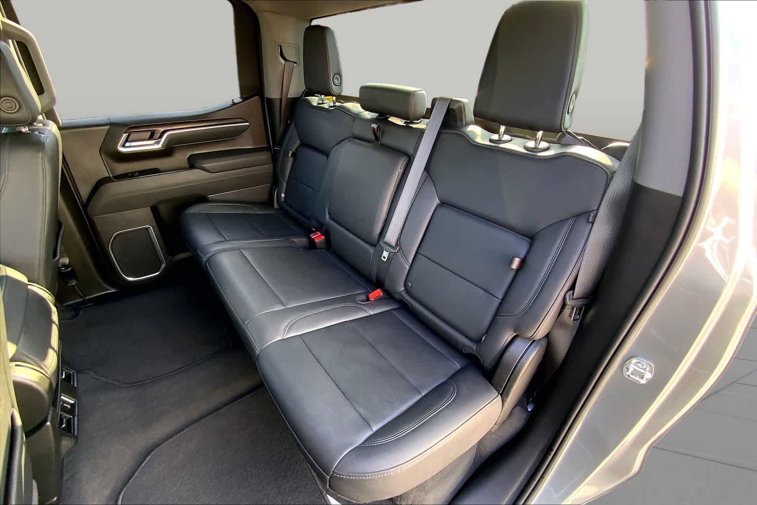 Used 2026 GMC Sierra 1500 SLT AWD/4WD image 21