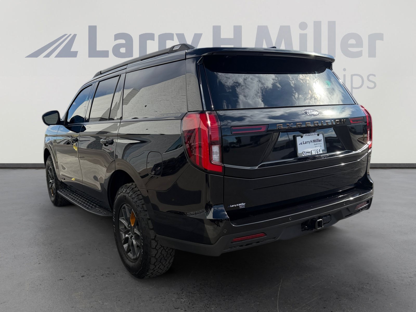 Certified 2026 Ford Expedition Tremor AWD/4WD image 3