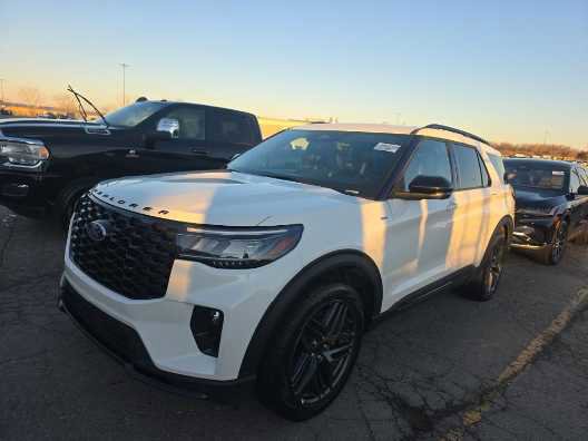 Certified 2025 Ford Explorer ST-Line w/ Premium Package image 9