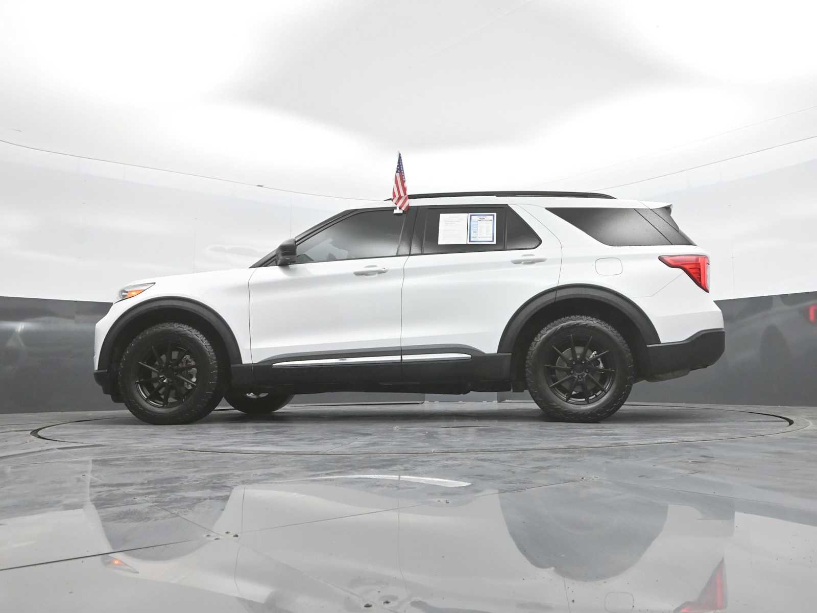Certified 2021 Ford Explorer XLT w/ Class III Trailer Tow Package AWD/4WD image 40
