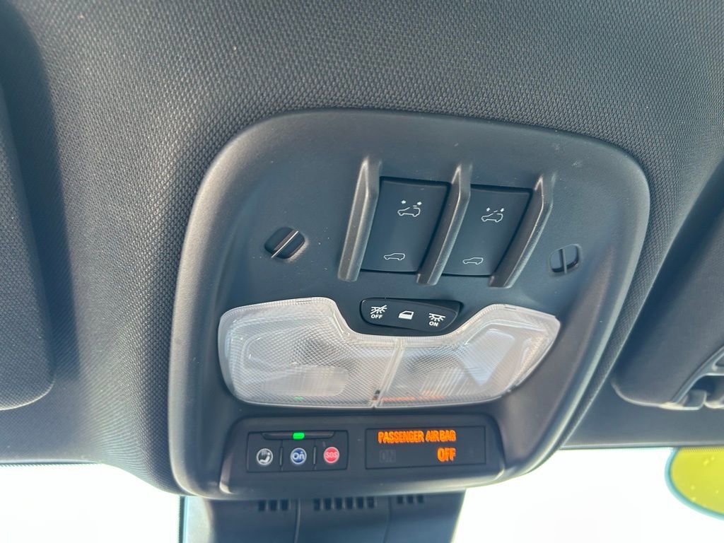 Used 2023 GMC Canyon AT4X image 31