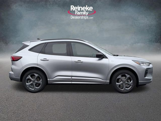 Certified 2023 Ford Escape ST-Line w/ Tech Pack #1 AWD/4WD image 4