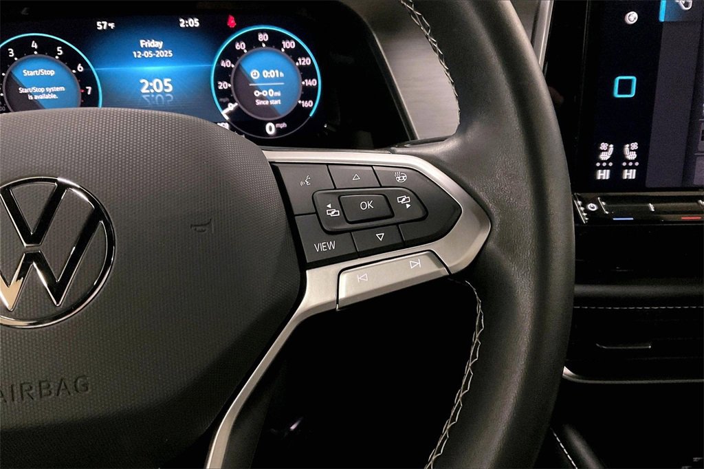 Used 2025 Volkswagen Atlas Cross Sport SE image 18