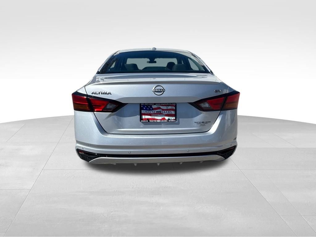 Used 2024 Nissan Altima 2.5 SV image 5