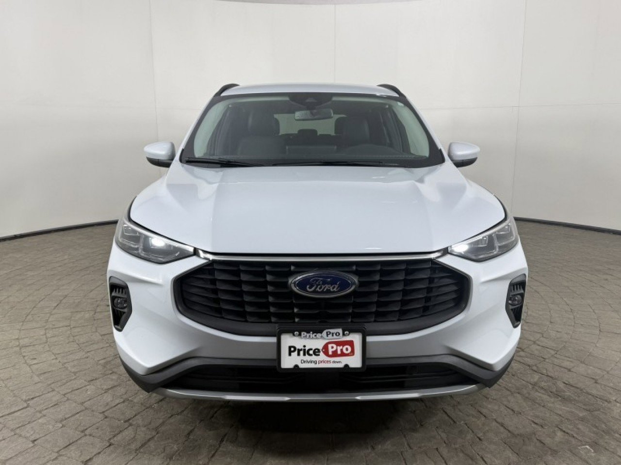 Certified 2025 Ford Escape Platinum image 2