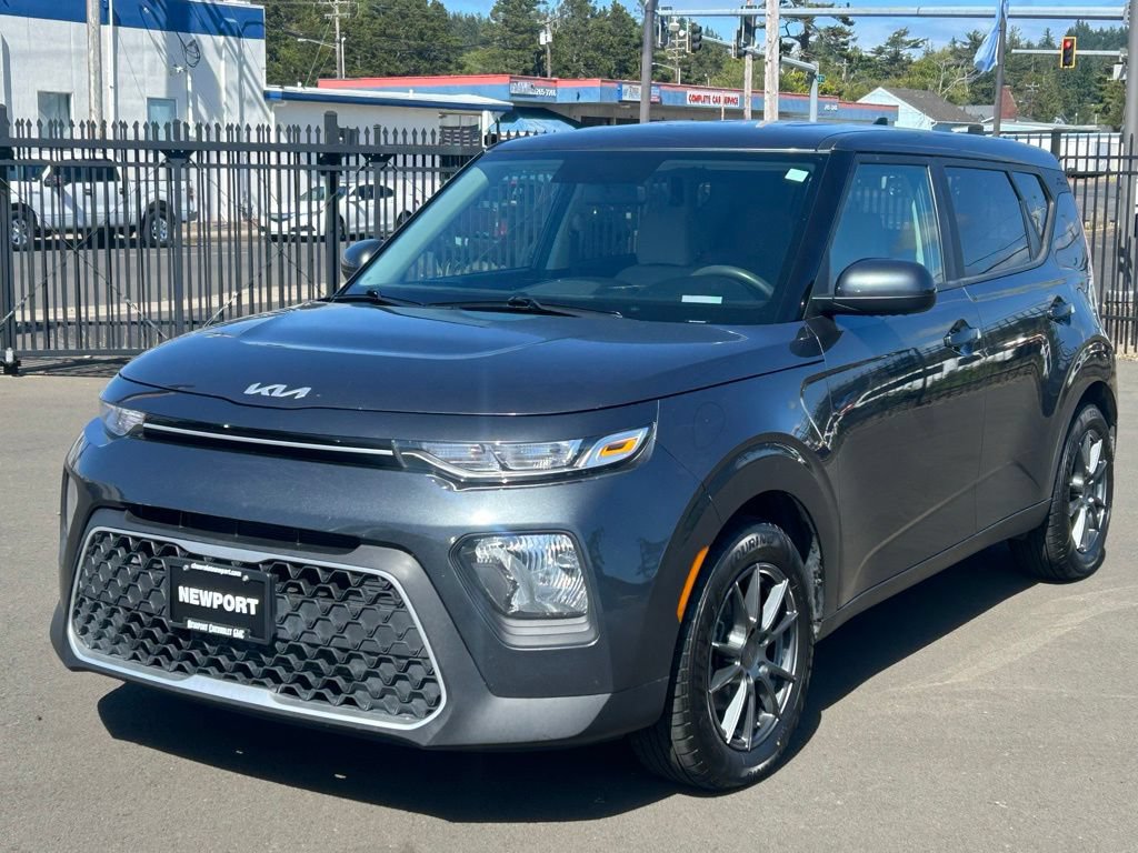 Used 2022 Kia Soul LX FWD image 4