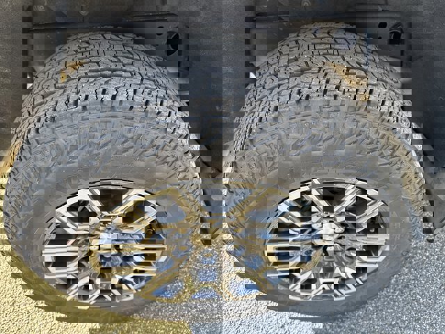 Used 2024 Chevrolet Colorado Z71 w/ Z71 Convenience Package 2 image 13