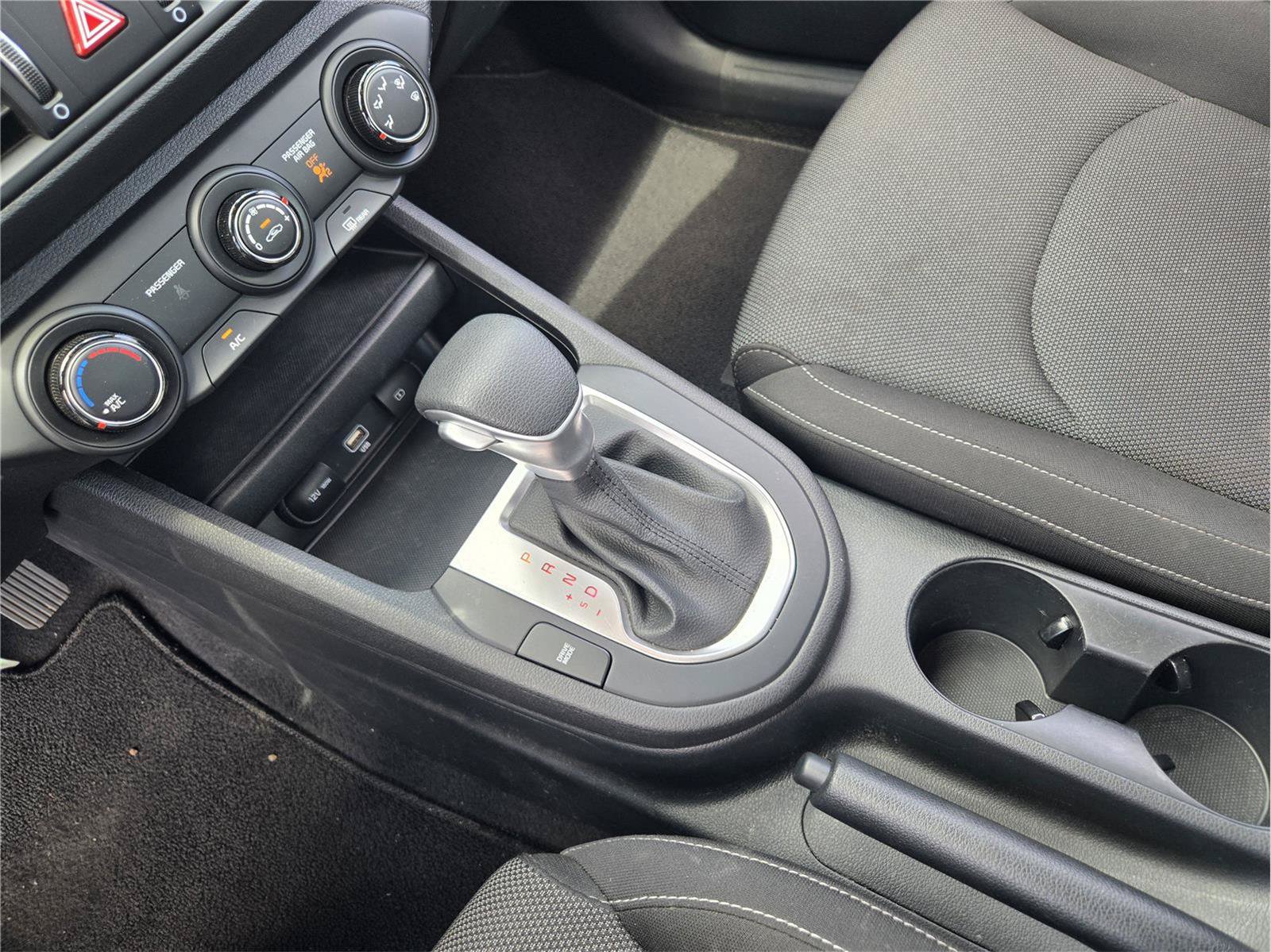 Used 2024 Kia Forte LXS w/ LXS Technology Package FWD image 18