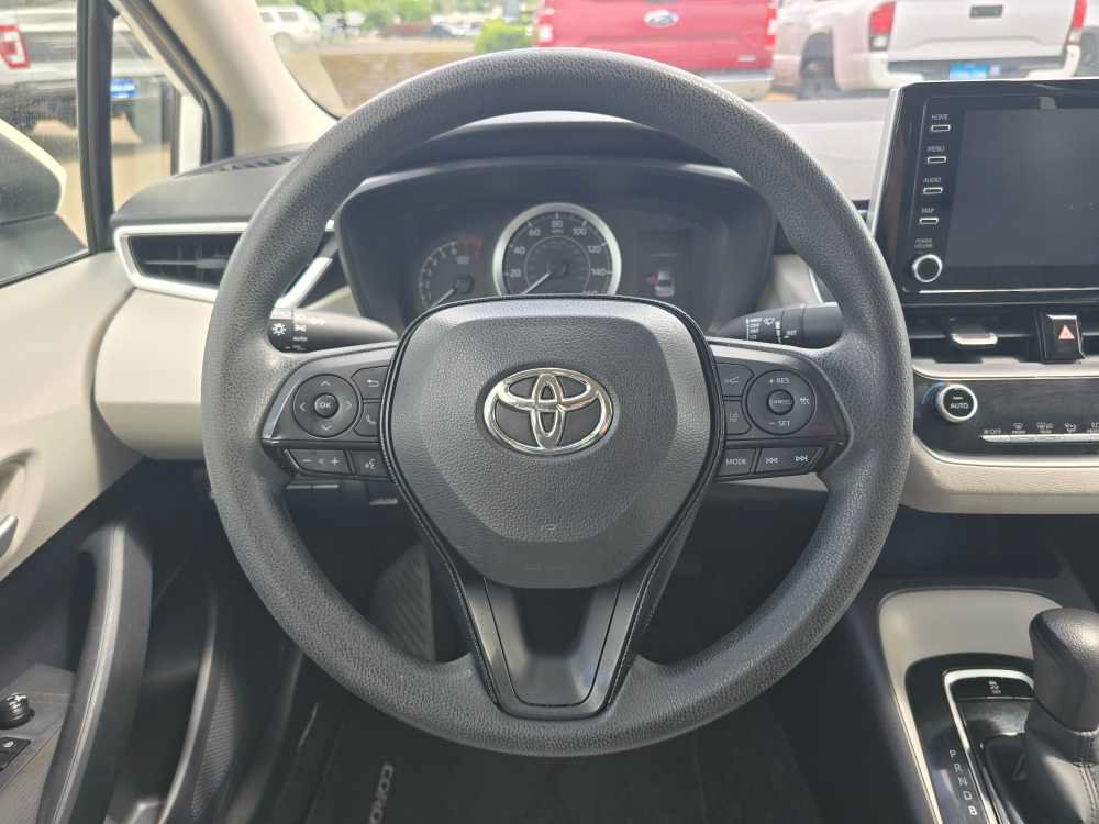 Used 2020 Toyota Corolla LE w/ Carpet Mat Package (TMS) FWD image 11