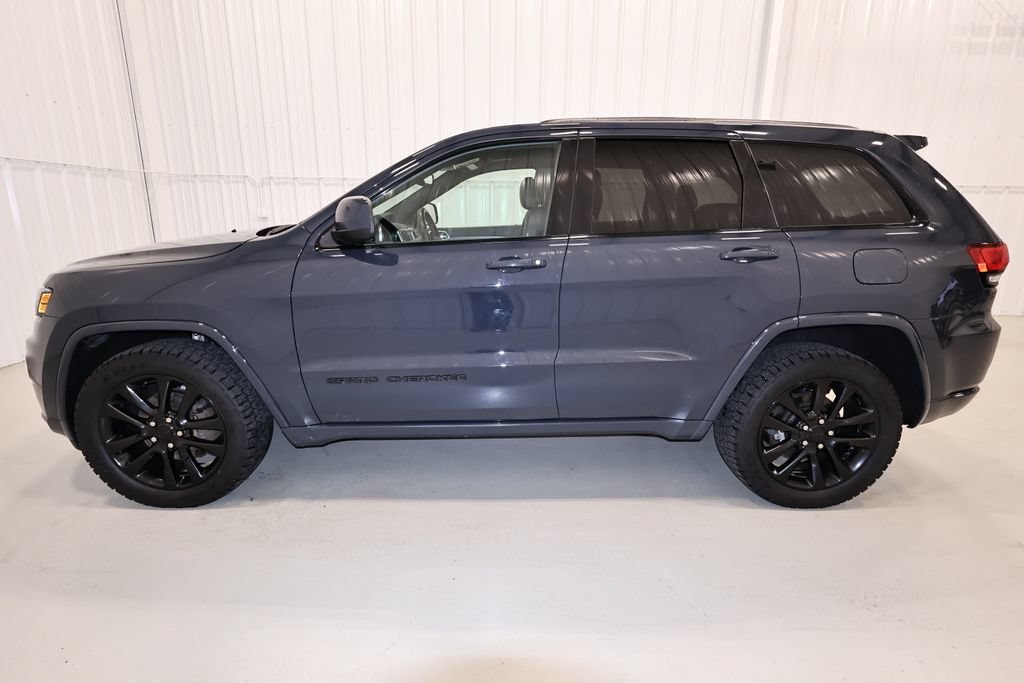 Used 2018 Jeep Grand Cherokee Laredo AWD/4WD image 7