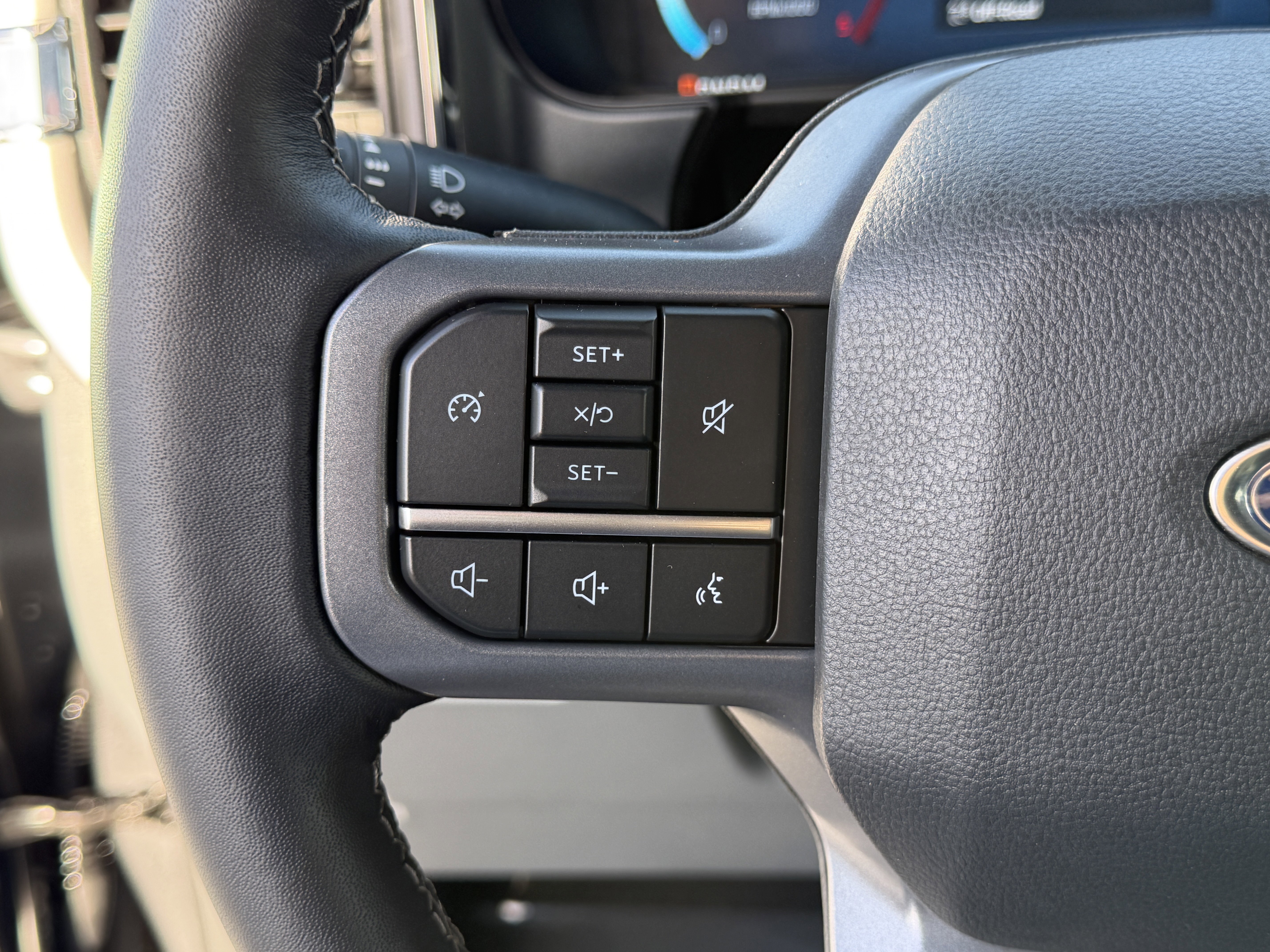 Certified 2023 Ford F250 XLT w/ Black Appearance Package image 16