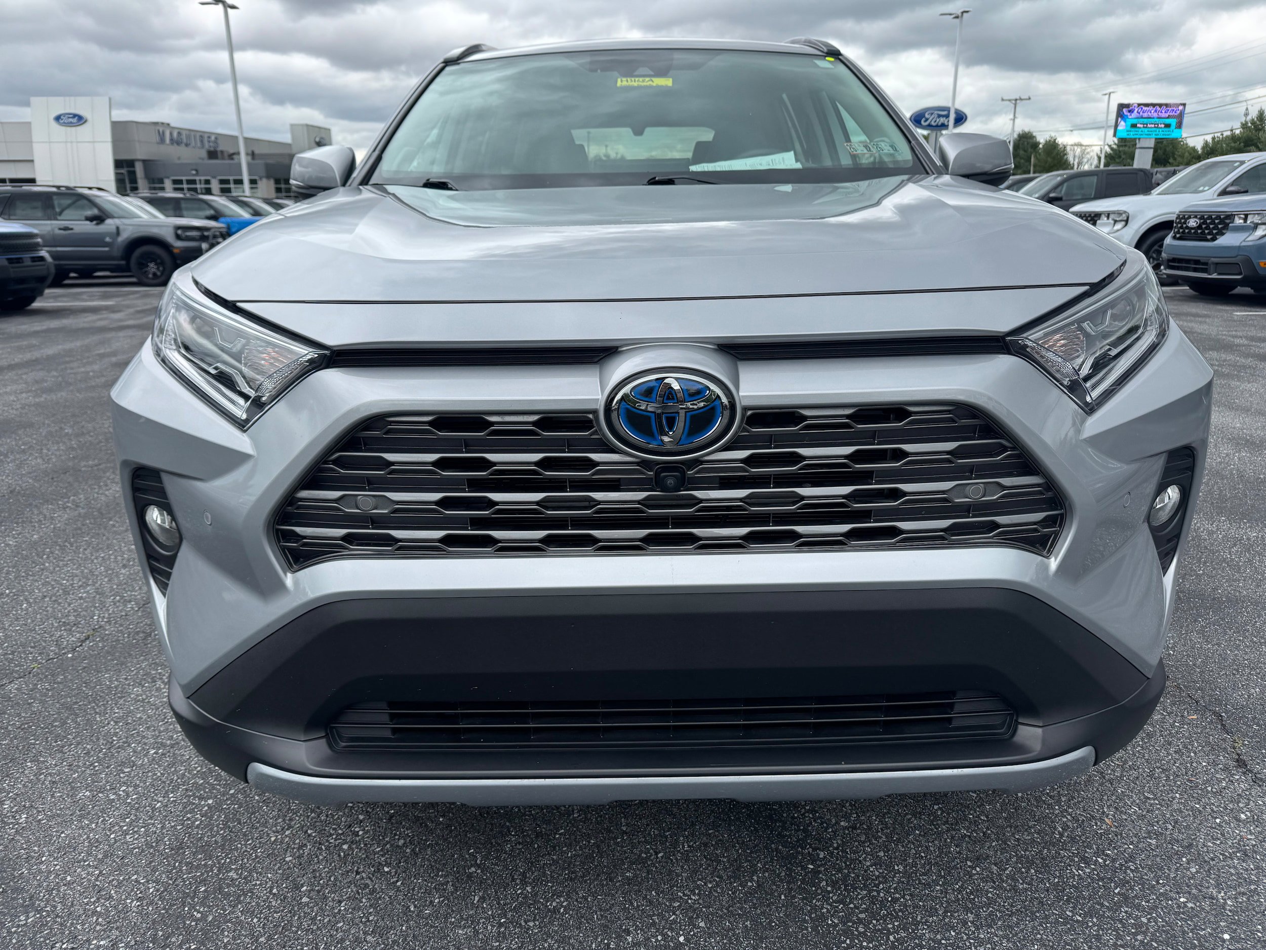 Used 2020 Toyota RAV4 Limited AWD/4WD image 8