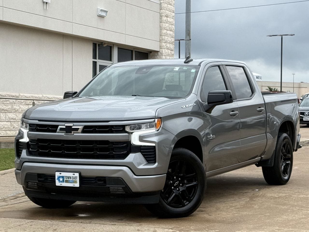 Used 2024 Chevrolet Silverado 1500 RST RWD image 2