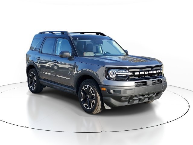 Certified 2024 Ford Bronco Sport Outer Banks w/ Tech Package AWD/4WD image 2