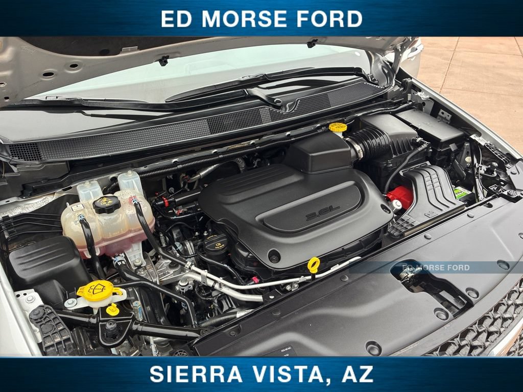 Used 2024 Chrysler Pacifica Touring-L FWD image 47