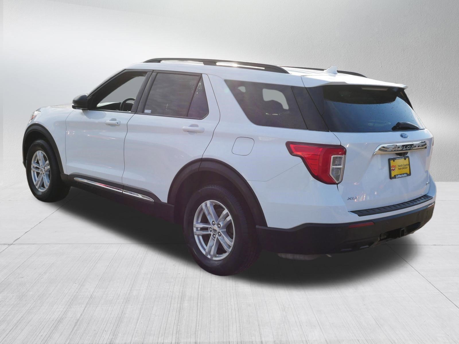 Certified 2020 Ford Explorer XLT w/ Cold Weather Package AWD/4WD image 5