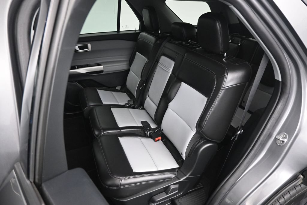 Certified 2023 Ford Explorer XLT w/ Equipment Group 202A RWD image 14