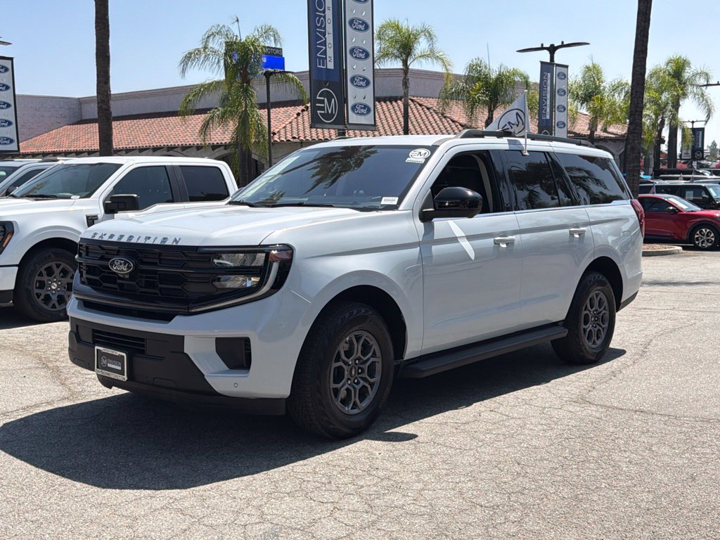 Certified 2025 Ford Expedition Active AWD/4WD image 6