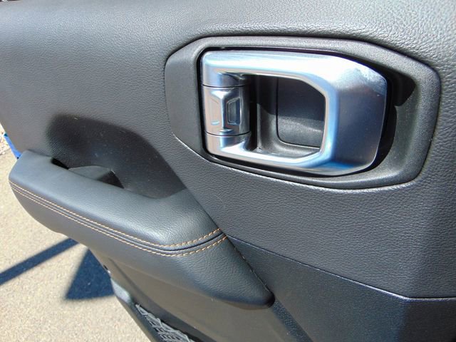 Used 2023 Jeep Wrangler Unlimited Sahara AWD/4WD image 23