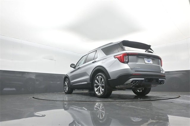 Certified 2025 Ford Explorer Platinum w/ Ultimate Package image 31