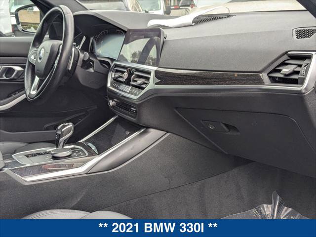 Used 2021 BMW 330i Sedan w/ Driving Assistance Package RWD image 23
