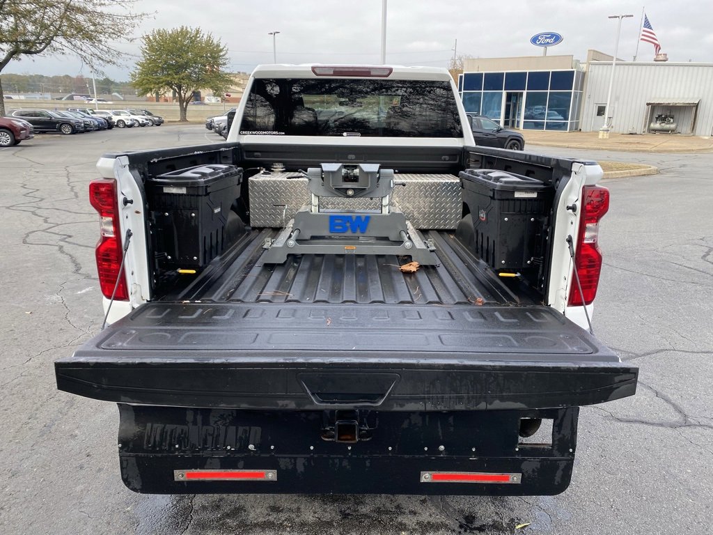 Used 2022 Chevrolet Silverado 2500 LT w/ Convenience Package image 9