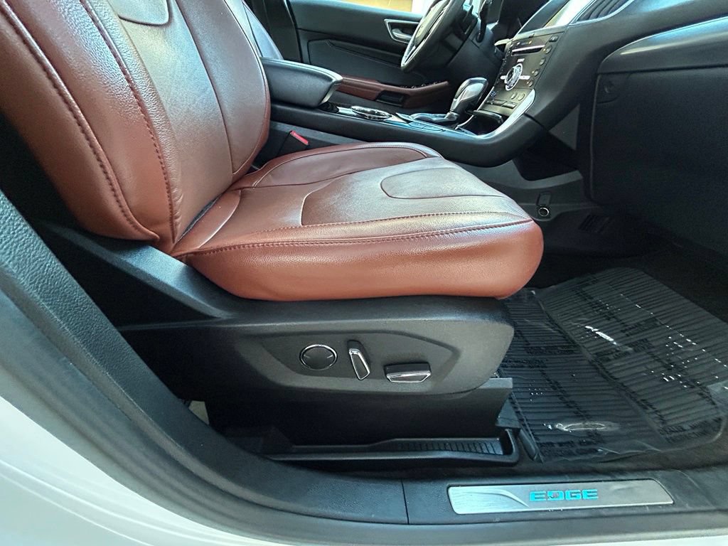 Certified 2018 Ford Edge Titanium w/ Equipment Group 302A AWD/4WD image 27