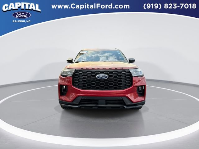 Certified 2025 Ford Explorer ST-Line w/ Premium Package AWD/4WD image 3