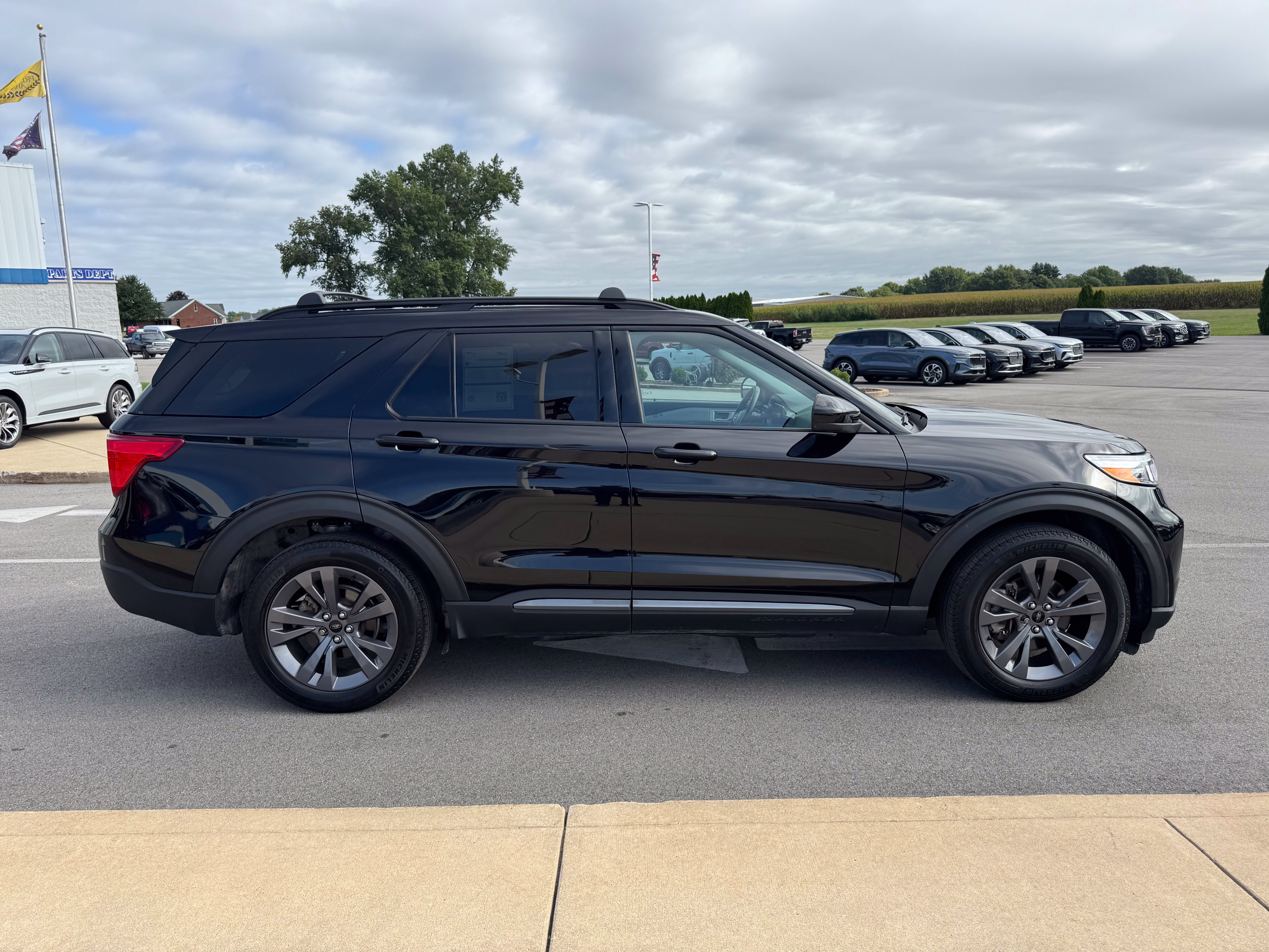 Certified 2024 Ford Explorer XLT w/ Equipment Group 202A AWD/4WD image 10