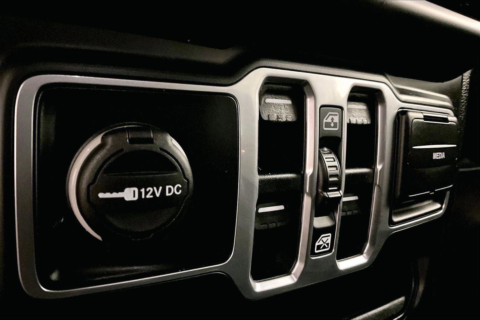 Used 2018 Jeep Wrangler Unlimited Sport S image 31