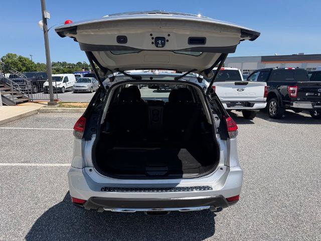 Used 2018 Nissan Rogue SV w/ Premium Package AWD/4WD image 9
