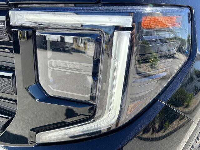 Used 2022 GMC Sierra 1500 Elevation w/ Elevation Premium Package AWD/4WD image 9